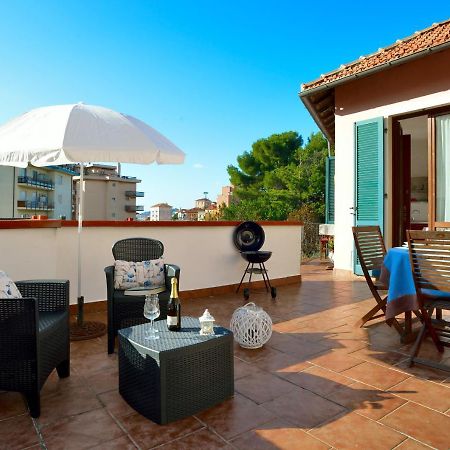 Casa Con Grande Terrazza, Ac, Wifi, Posto Auto E Vicino Al Mare Villa Imperia Exterior photo