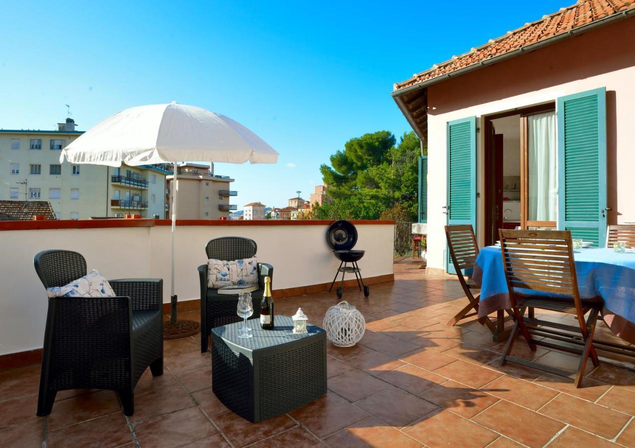 Casa Con Grande Terrazza, Ac, Wifi, Posto Auto E Vicino Al Mare Villa Imperia Exterior photo